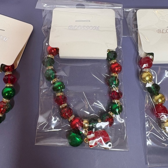 Set of two - Beaded Christmas braclets - Picture 7 of 15